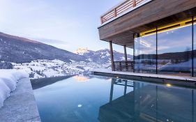 Hotel Niblea Dolomites  4*